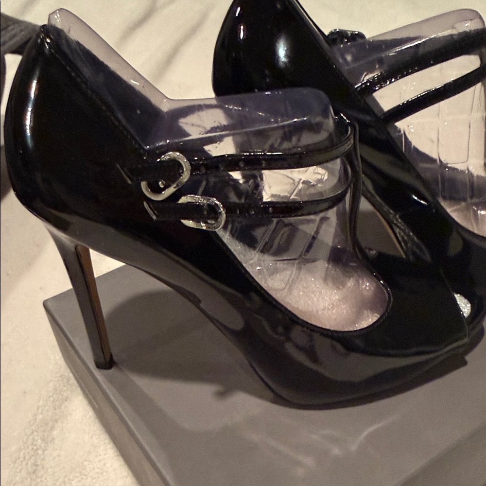 Vince Camuto Glossy Black Peep Toe Heels - Picture 2 of 6